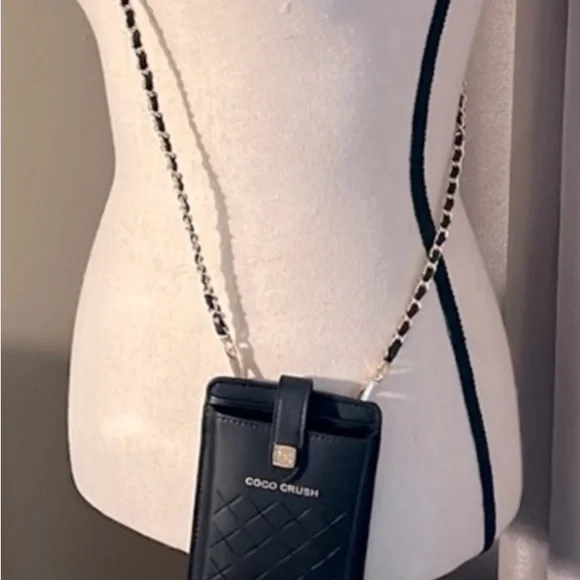 NIB Chanel Coco Crush Black Cellphone Case/ Crossbody - Picture 8 of 9